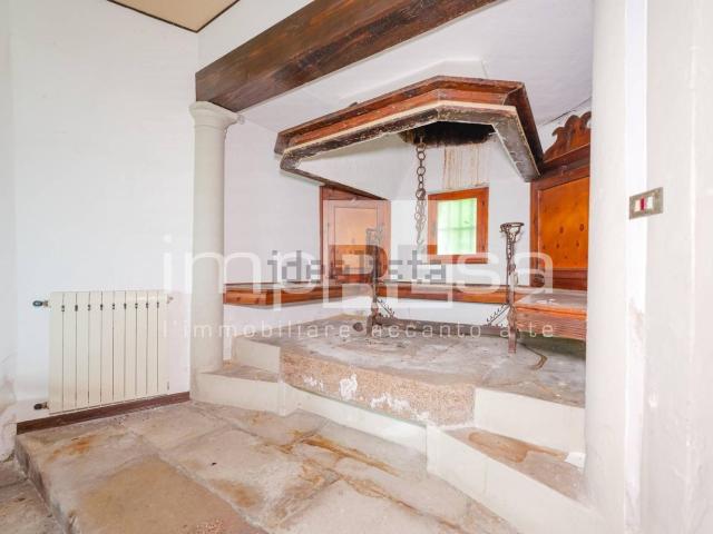Villetta bifamiliare in vendita di 390 m² in Borgo Danese, 92