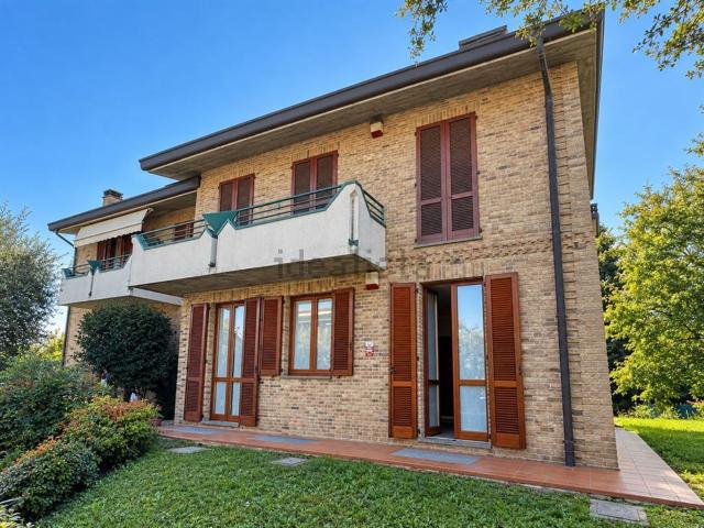 Villetta bifamiliare in vendita di 390 m² in Via San Fedele, 16
