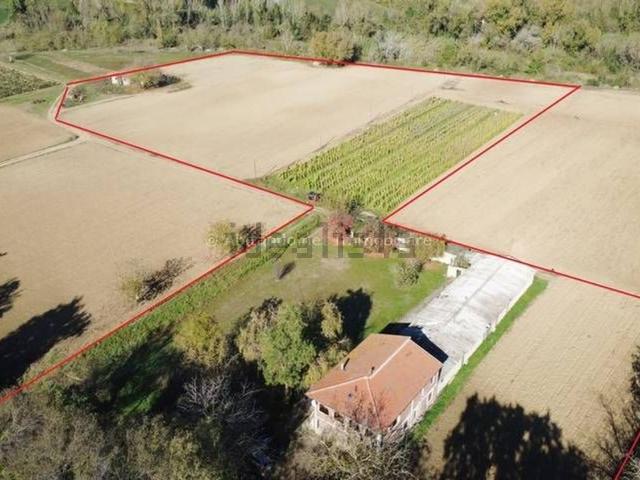Villetta bifamiliare in vendita di 300 m² in Contrada Castelluccio, 4