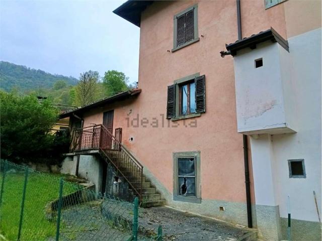 Villetta bifamiliare in vendita di 300 m² in Piazza del Volontariato
