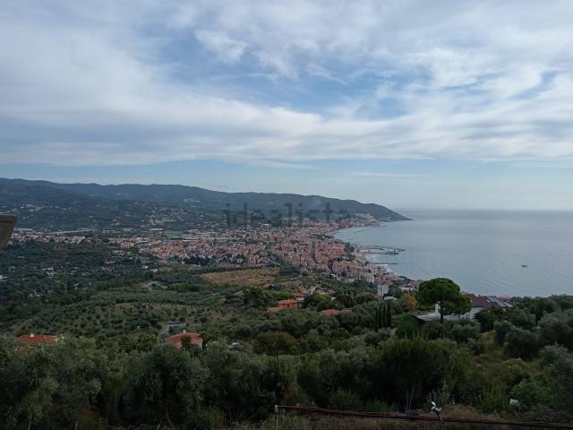 Villetta bifamiliare in vendita di 300 m² in Strada Berzi
