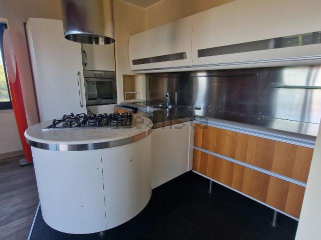 Villetta bifamiliare in vendita di 300 m² in Strada Erodiano, 55