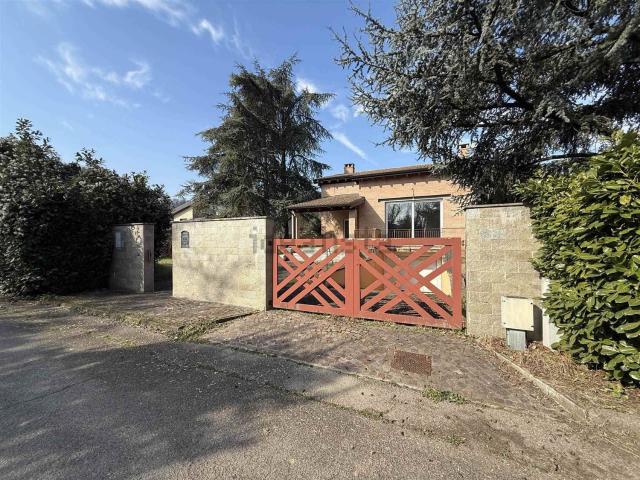 Villetta bifamiliare in vendita di 300 m² in Strada Provinciale 40
