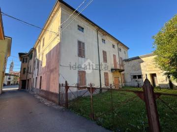 Villetta bifamiliare in vendita di 300 m² in Vicolo Fabio Filzi, 7