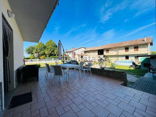 Villetta bifamiliare in vendita di 300 m² in Via Torreano