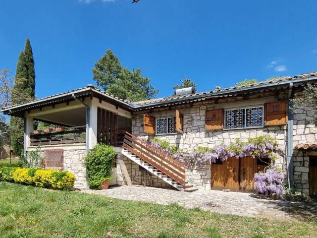 Villetta bifamiliare in vendita di 300 m² in Via Vallicelli, 11