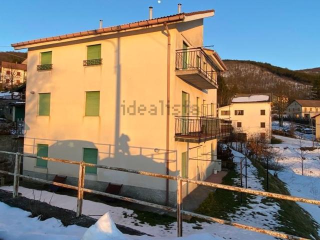 Villetta bifamiliare in vendita di 300 m² in Via Vara Superiore, 86