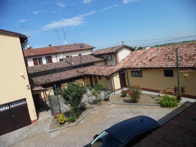 Villetta bifamiliare in vendita di 300 m² in Via Villa