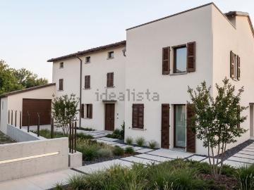 Villetta bifamiliare in vendita di 300 m² in Via A. Battioni, 29