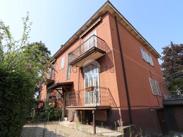 Villetta bifamiliare in vendita di 300 m² in Via Achille Ratti, 85