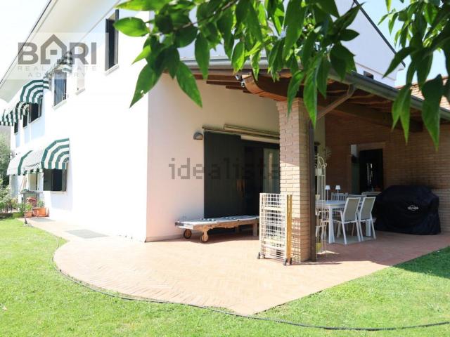Villetta bifamiliare in vendita di 300 m²