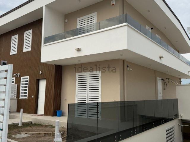 Villetta bifamiliare in vendita di 300 m² in Via Arco Sant&apos Antonio