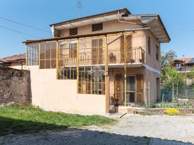 Villetta bifamiliare in vendita di 300 m² in Via Benedetto Domenico, 12