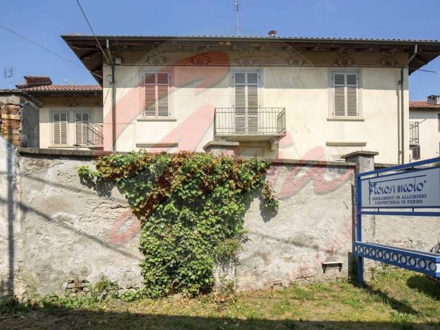 Villetta bifamiliare in vendita di 300 m² in Via Boglione, 1