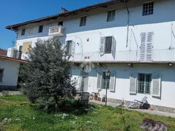 Villetta bifamiliare in vendita di 450 m² in Via Carlo Alberto, 17