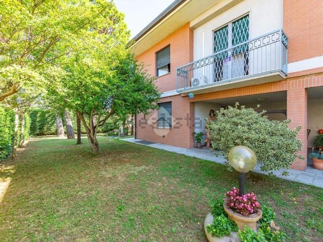 Villetta bifamiliare in vendita di 300 m² in Via Carroccio, 15
