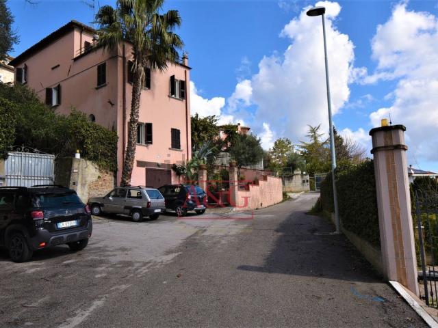 Villetta bifamiliare in vendita di 300 m² in Via Cavour, 3