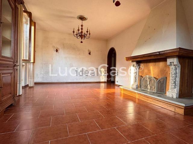 Villetta bifamiliare in vendita di 300 m² in Via Comunale, 116