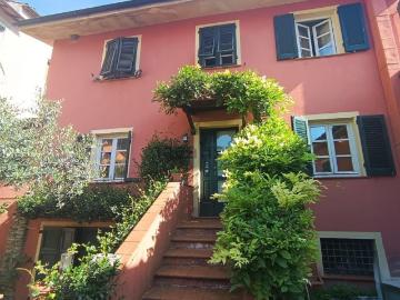 Villetta bifamiliare in vendita di 300 m² in Via della Torre