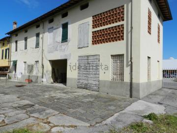 Villetta bifamiliare in vendita di 300 m² in Via della Chiesa XXI, 145