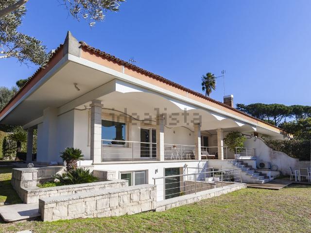 Villetta bifamiliare in vendita di 300 m² in Via della Nocetta, 75