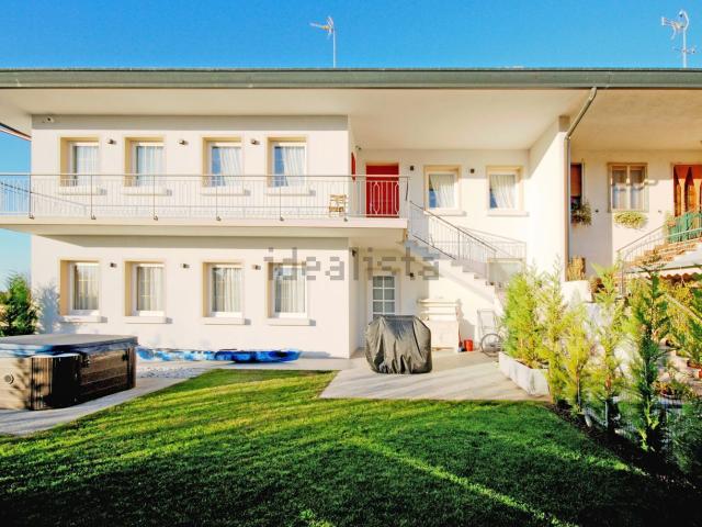 Villetta bifamiliare in vendita di 300 m² in Via di Portosecco, 28