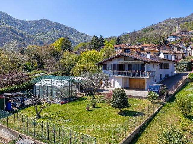 Villetta bifamiliare in vendita di 300 m² in Via Garibaldi, 16