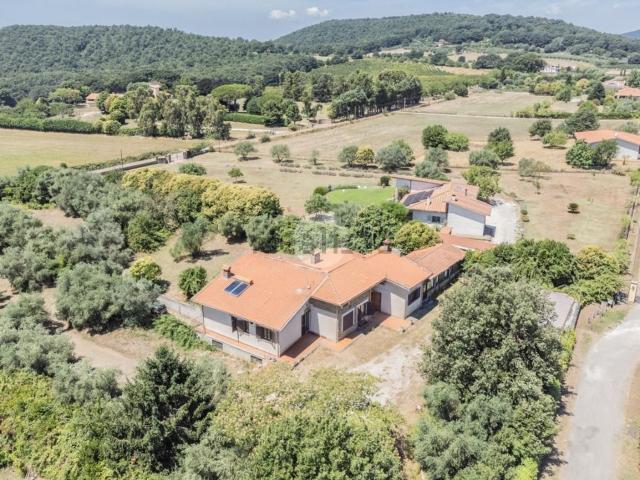 Villetta bifamiliare in vendita di 300 m² in Via Geremia Butteri, 5