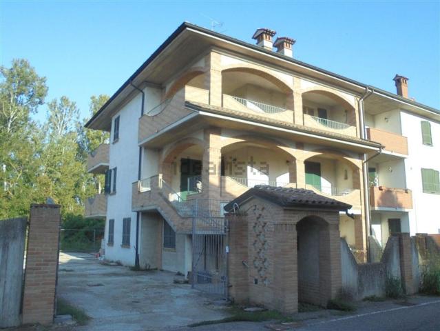 Villetta bifamiliare in vendita di 300 m² in Via Giacomo Matteotti, 45