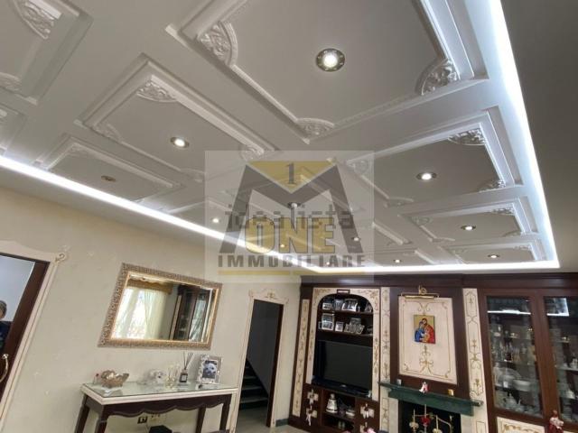 Villetta bifamiliare in vendita di 300 m² in Via Giardini