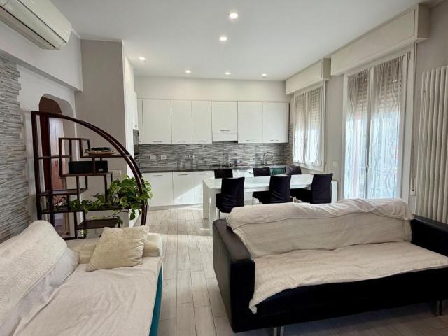Villetta bifamiliare in vendita di 300 m² in Via Giuseppe Ribera