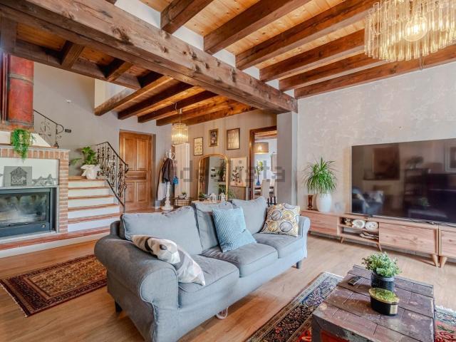 Villetta bifamiliare in vendita di 300 m² in Via Givoletto, 22