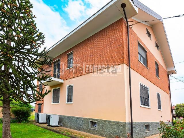 Villetta bifamiliare in vendita di 300 m² in Via Lunga, 9