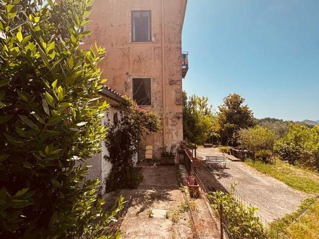 Villetta bifamiliare in vendita di 300 m² in Via Mulini, 42