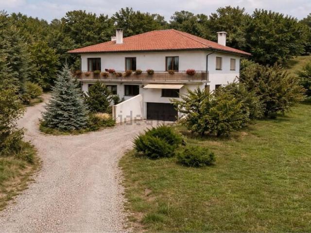 Villetta bifamiliare in vendita di 300 m² in Via P. A. Saccardo