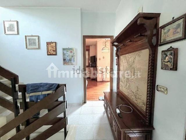 Villetta bifamiliare in vendita di 300 m² in Via Paolo Andreani, 66
