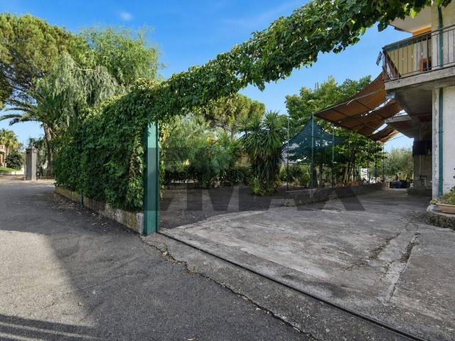 Villetta bifamiliare in vendita di 300 m²