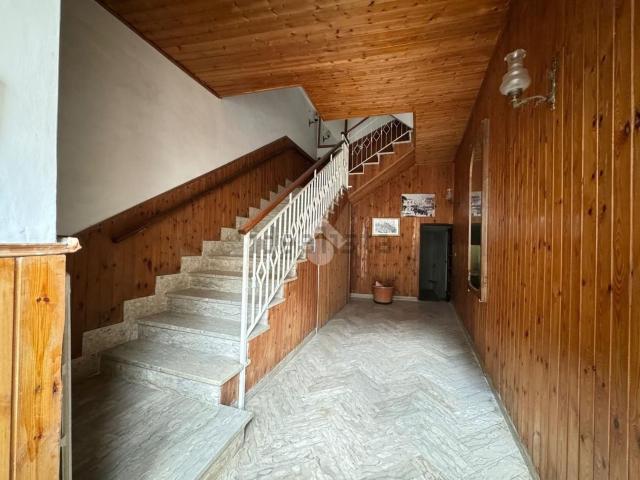 Villetta bifamiliare in vendita di 300 m² in Via Principe di Piemonte, 31