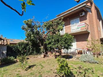 Villetta bifamiliare in vendita di 300 m² in Via Quero