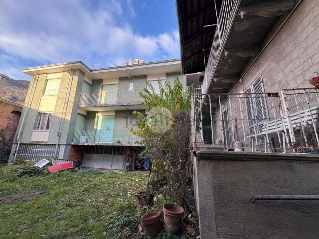 Villetta bifamiliare in vendita di 300 m² in Via Roma, 88