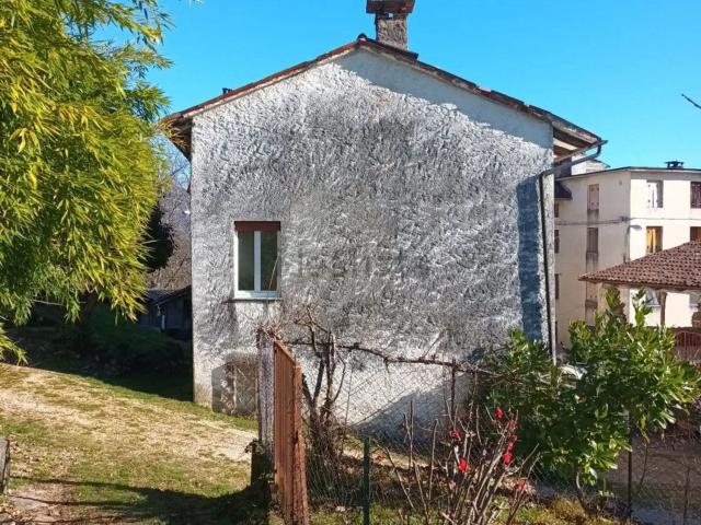 Villetta bifamiliare in vendita di 300 m² in Via Romana Rompato