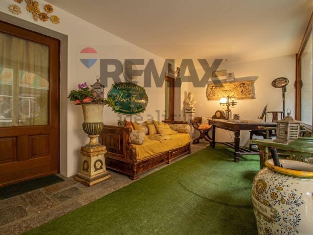 Villetta indipendente in vendita di 300 m² in Via Santuario d&apos Oropa, 364