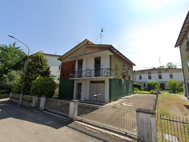 Villetta bifamiliare in vendita di 300 m² in Via San Michele, 14
