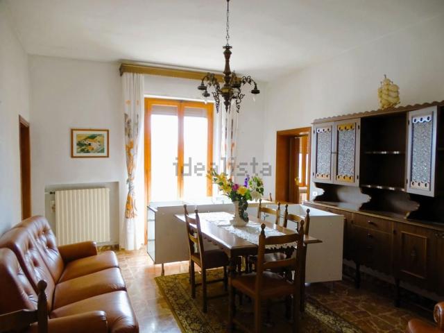 Villetta bifamiliare in vendita di 300 m² in Via Sanminiatese