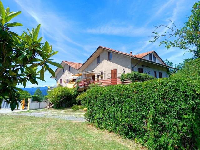 Villetta bifamiliare in vendita di 300 m²