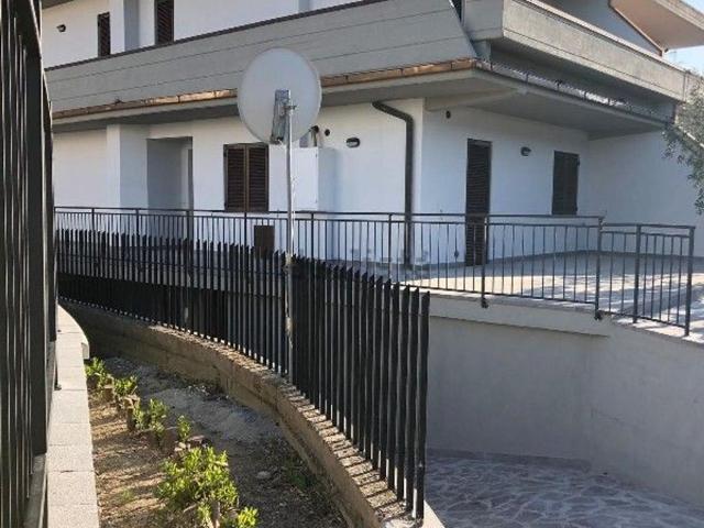 Villetta bifamiliare in vendita di 300 m²