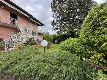 Villetta bifamiliare in vendita di 300 m²