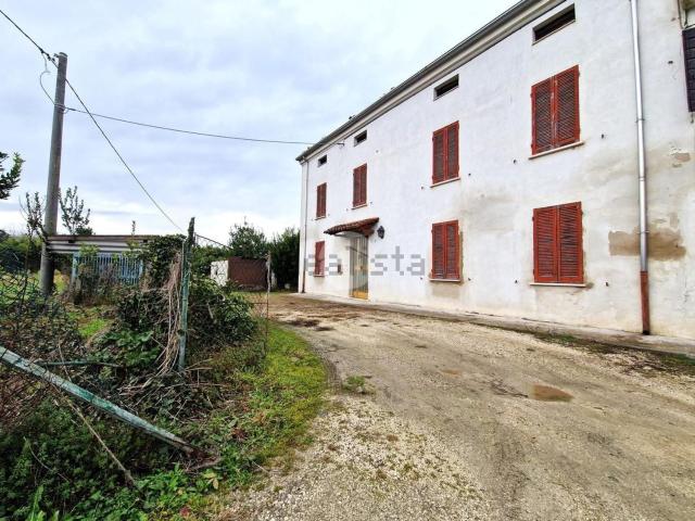 Villetta bifamiliare in vendita di 301 m² in Via Po Barna, 46