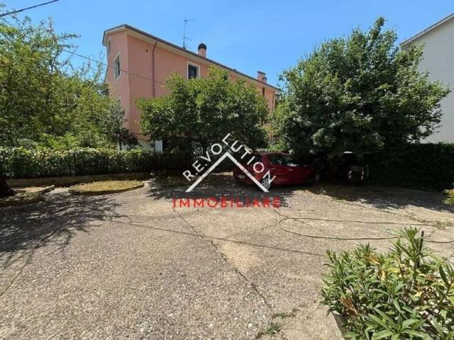 Villetta bifamiliare in vendita di 307 m² in Via Rigucci