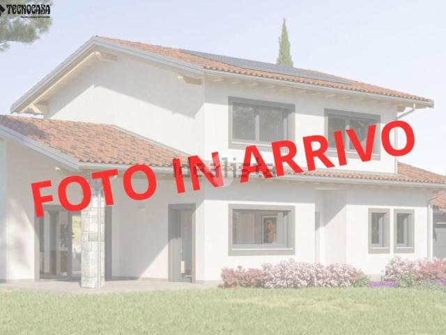 Villetta bifamiliare in vendita di 304 m² in Via Asmara, 16